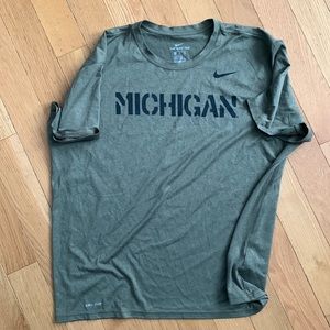 Nike Mens Michigan short sleeve dry fit shirt  XXL